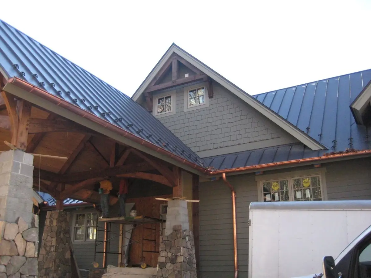 Craftsman Roofing team delivering quality roofing work in Round Hill